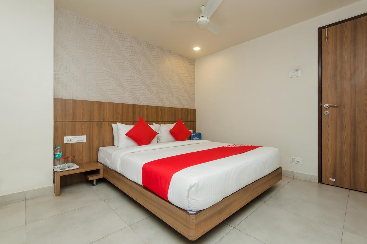 Oyo 13857 Hotel Imperial Umele Zewnętrze zdjęcie