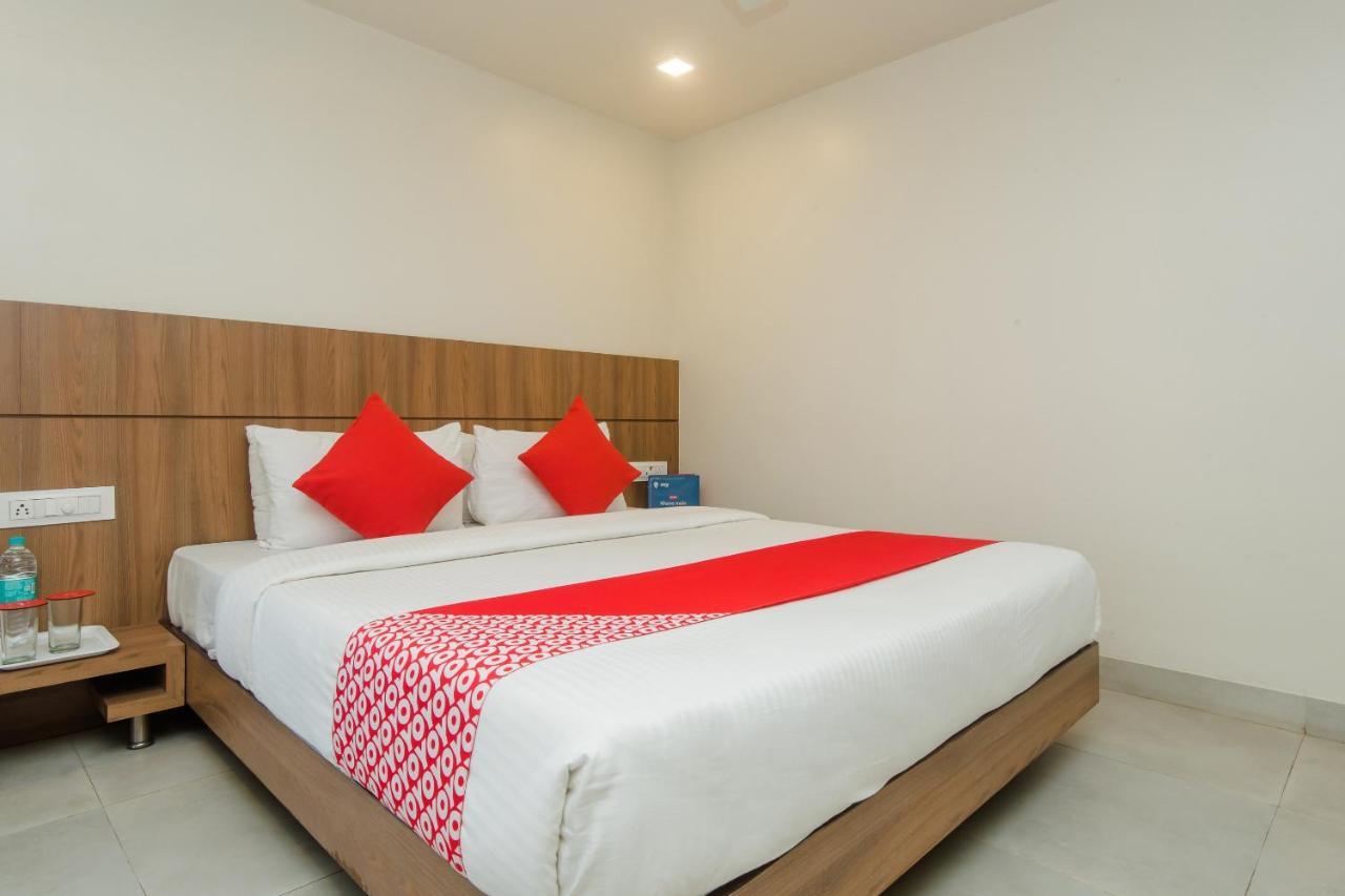 Oyo 13857 Hotel Imperial Umele Zewnętrze zdjęcie